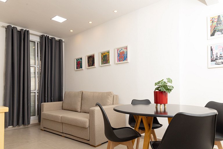 Apartamento com Conforto, cultura e lazer - Ar Cond.