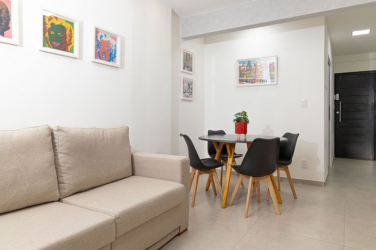 Apartamento com Conforto, cultura e lazer - Ar Cond.