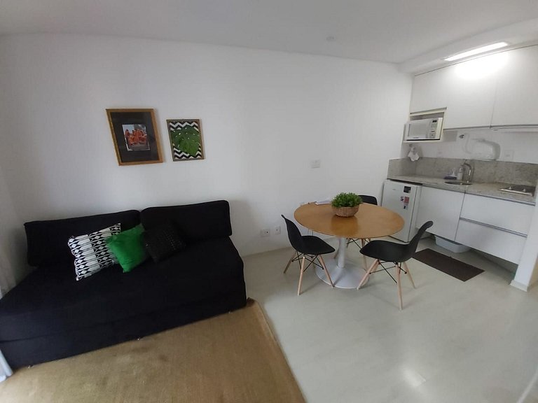 Studio, próximo ao Ibirapuera e Av. Paulista. Air Cond.