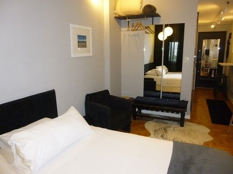 Stylish Loft in Jardins - 1 block to Paulista Ave